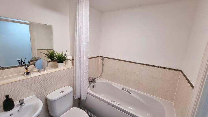 No 62 Fivedom - Charming & Cosy Apartment เซาธ์แธมป์ตัน ภายนอก รูปภาพ